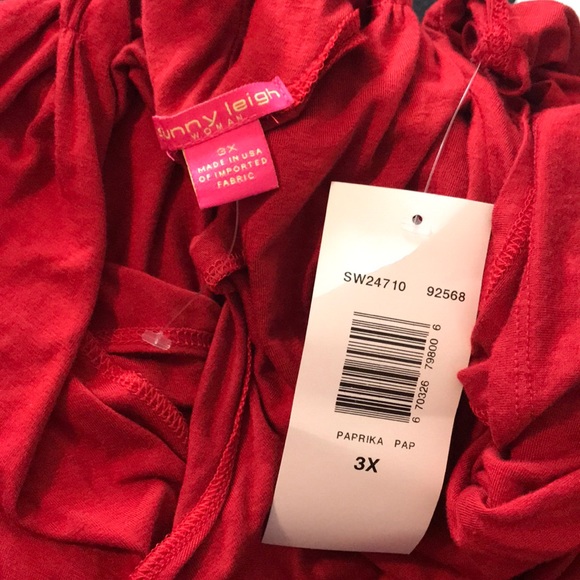 Sunny Leigh twist front top - Picture 3 of 4